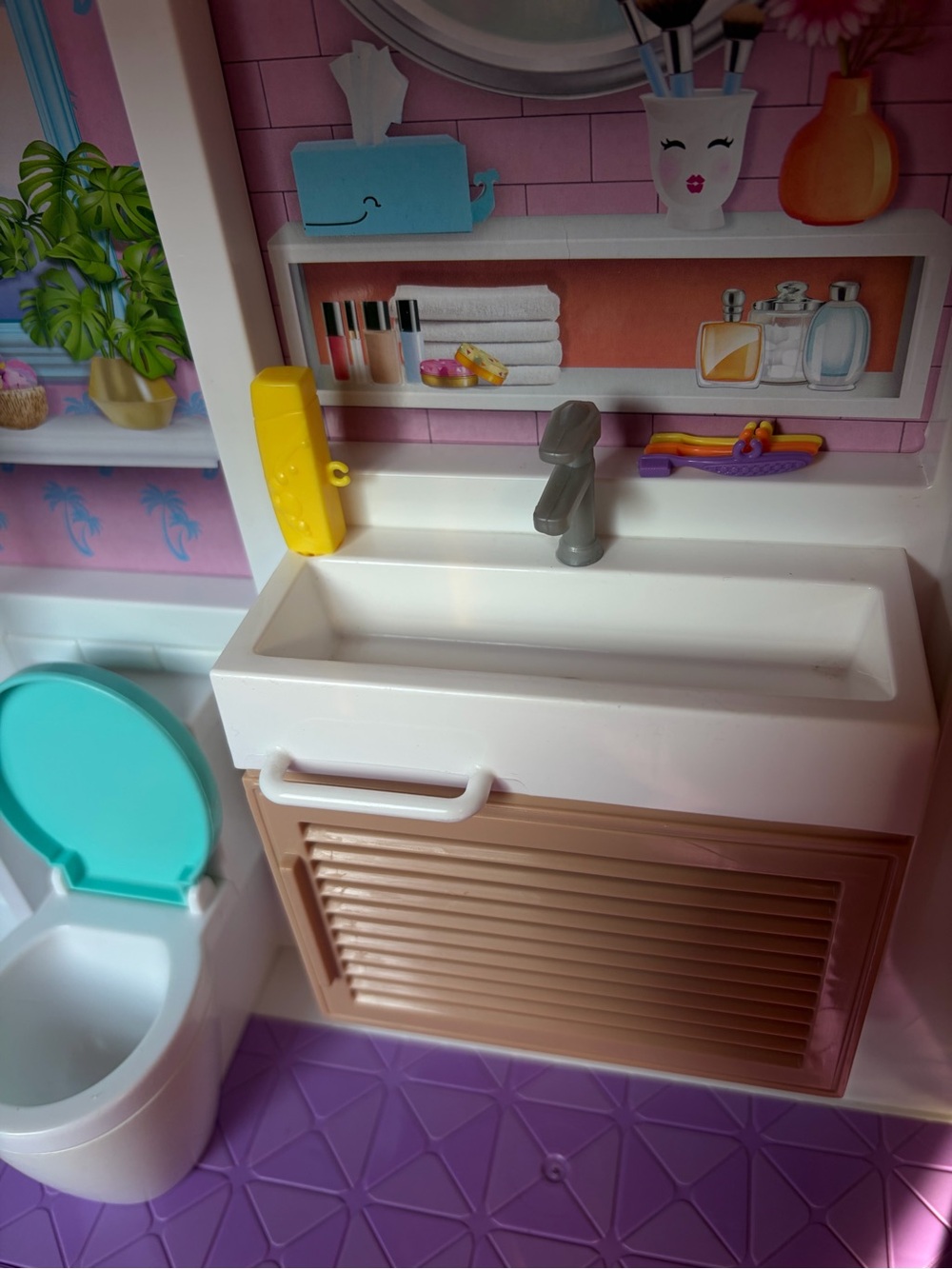 Barbie  Dream Multi-Level Playhouse in Pink, Purple, Teal includes accessories - Picture 5 of 10